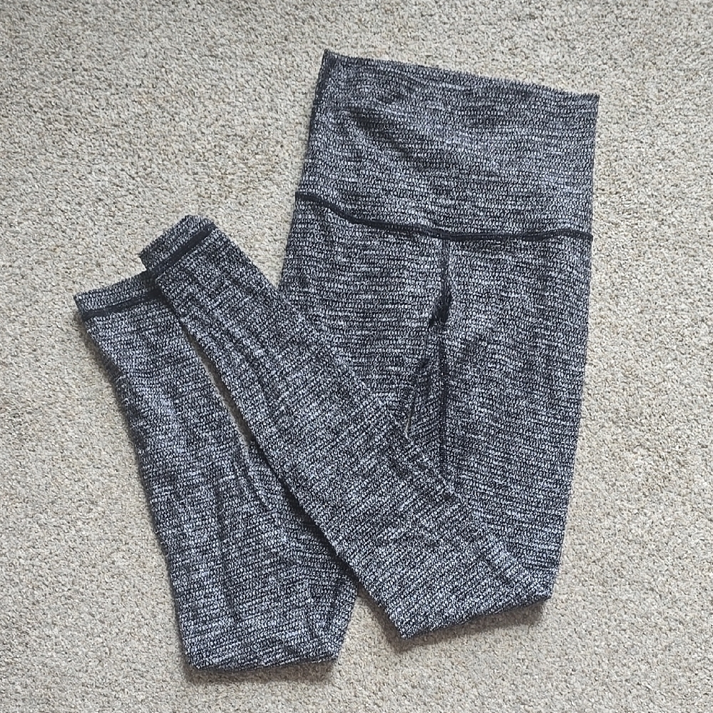 Lululemon Leggings Size 4 Black And White
